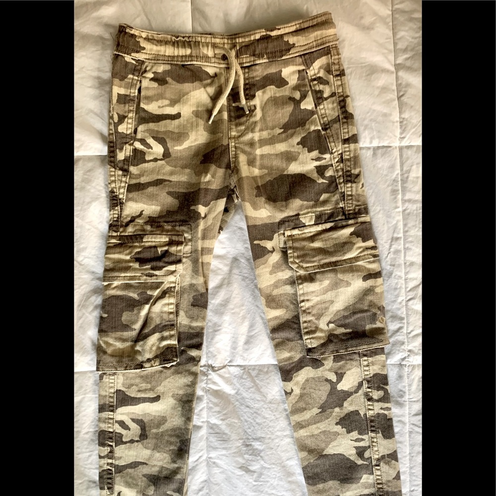 Joe’s camouflage jogger pants.